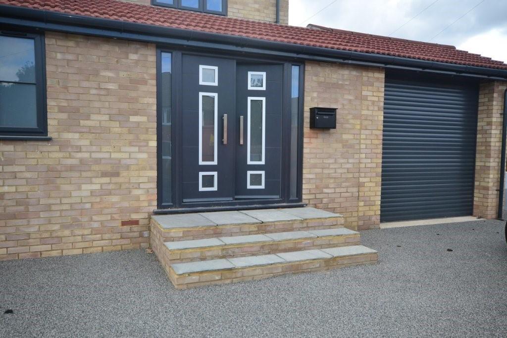 1 bed studio rainham (2).jpg