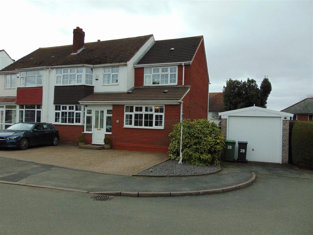 Cliveden Avenue, Aldridge 5 bed semidetached house £350,000