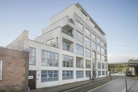 Flat 4, 1a Bethwin Road, London, SE5 0SJ