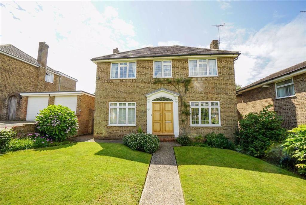 Fernside Avenue, St. Leonards-on-sea... 4 bed detached house - £515,000