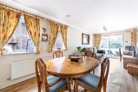 5 Althorp Close, Barnet, EN5 2AY