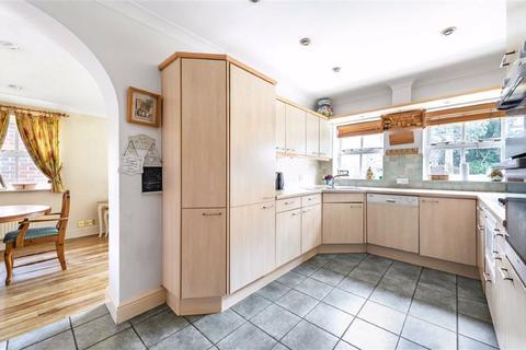 5 Althorp Close, Barnet, EN5 2AY