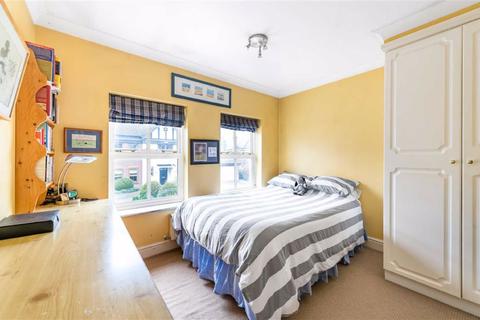 5 Althorp Close, Barnet, EN5 2AY