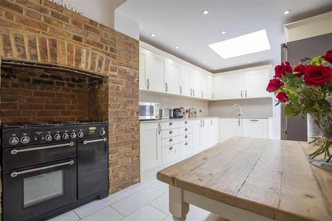 38 Radcliffe Road, London, N21 2SE