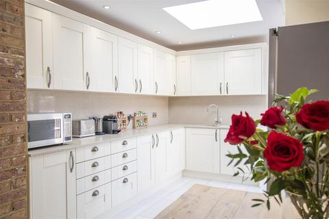 38 Radcliffe Road, London, N21 2SE