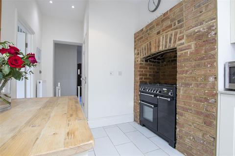 38 Radcliffe Road, London, N21 2SE