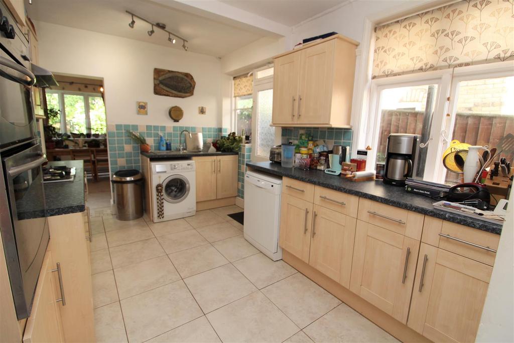 Harvey Goodwin Avenue, Cambridge 4 bed semidetached house £850,000