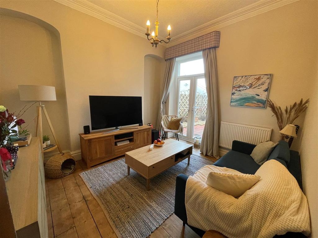 Mid Sitting Room