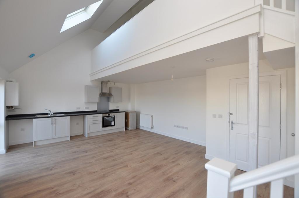Station Approach, Braintree, CM7 1 bed duplex £725 pcm (£167 pw)