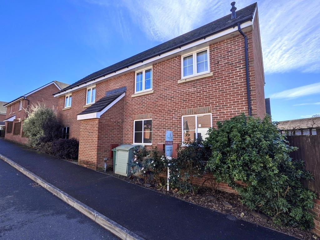 9a Brinton Close