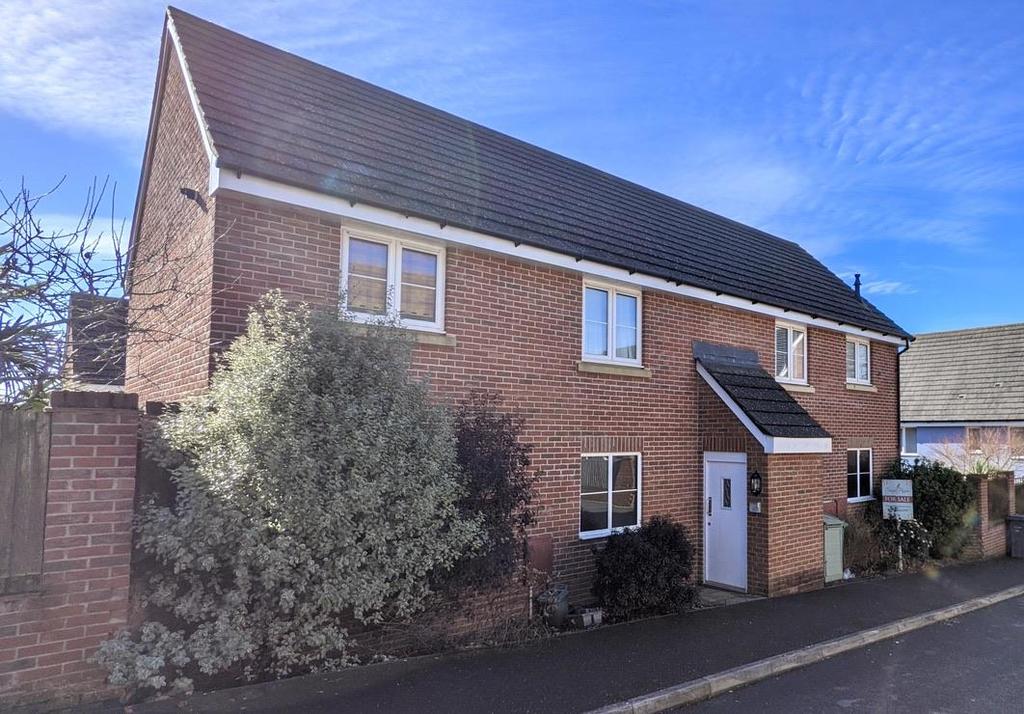 9a Brinton Close
