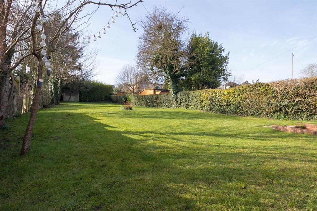 Lewisham Road, Dover 3 bed semidetached house £1,495 pcm (£345 pw)