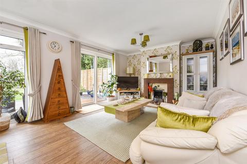 30 Beresford Close, Andover, SP10 2HN