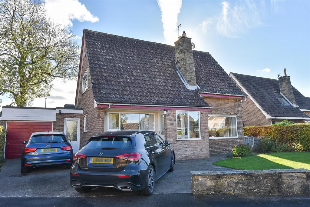 The Coppice, 3 bed detached bungalow £1,300 pcm (£300 pw)