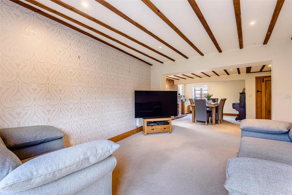 8453516-interior06.jpg