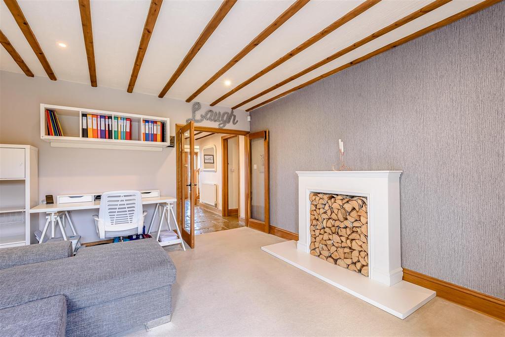 8453516-interior04.jpg