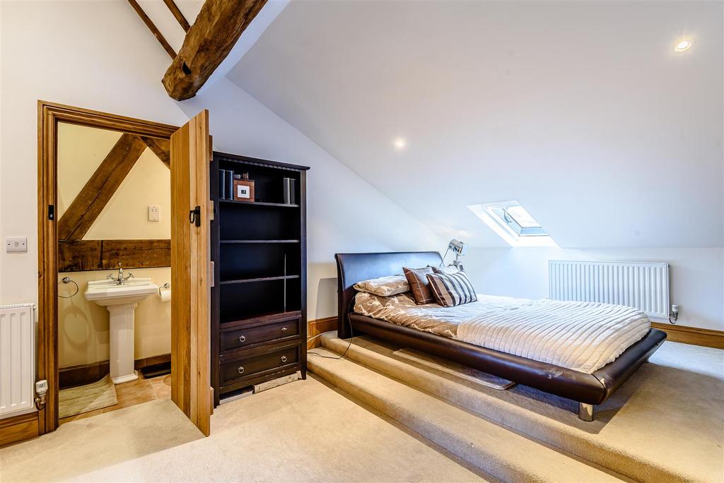 8453516-interior11.jpg