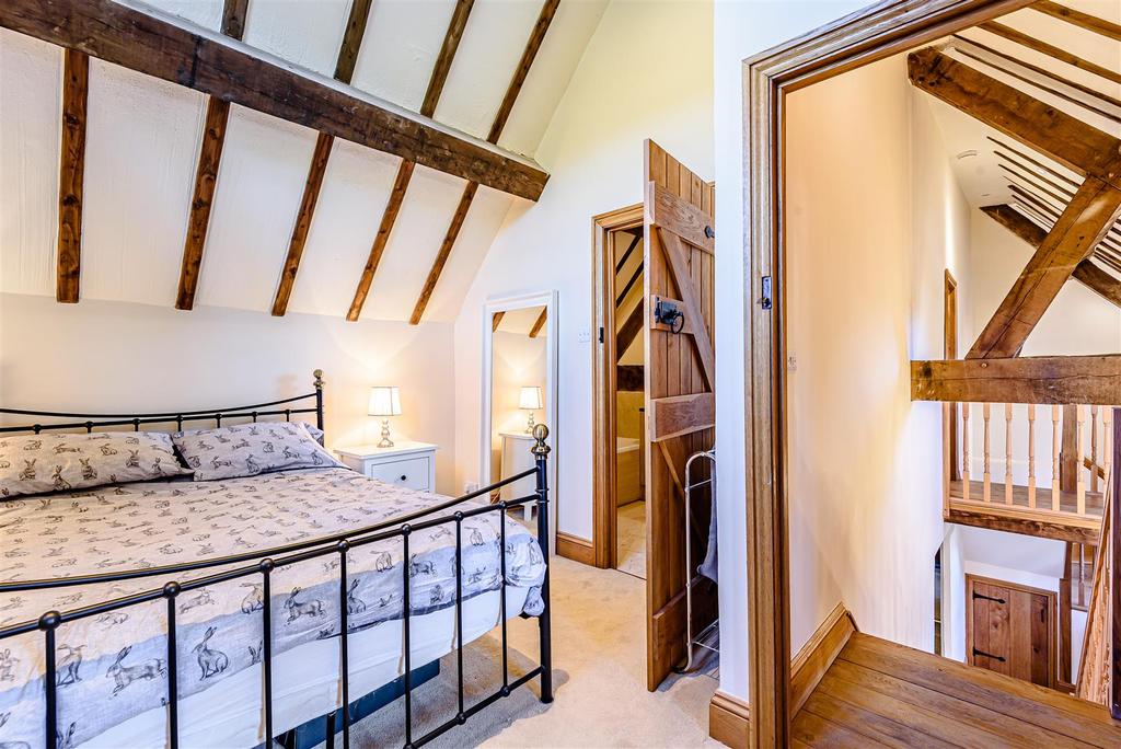 8453516-interior17.jpg