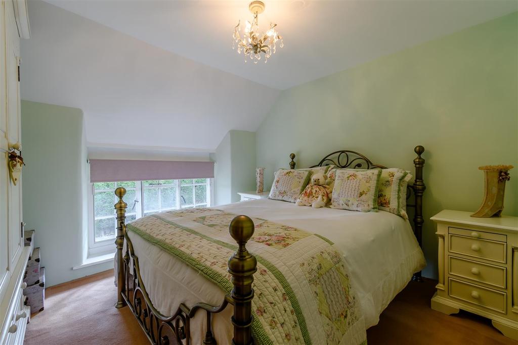 8442061-interior13.jpg