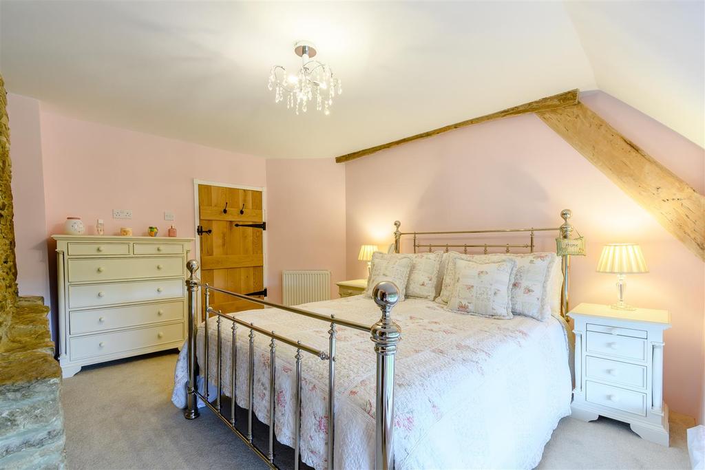 8442061-interior19.jpg