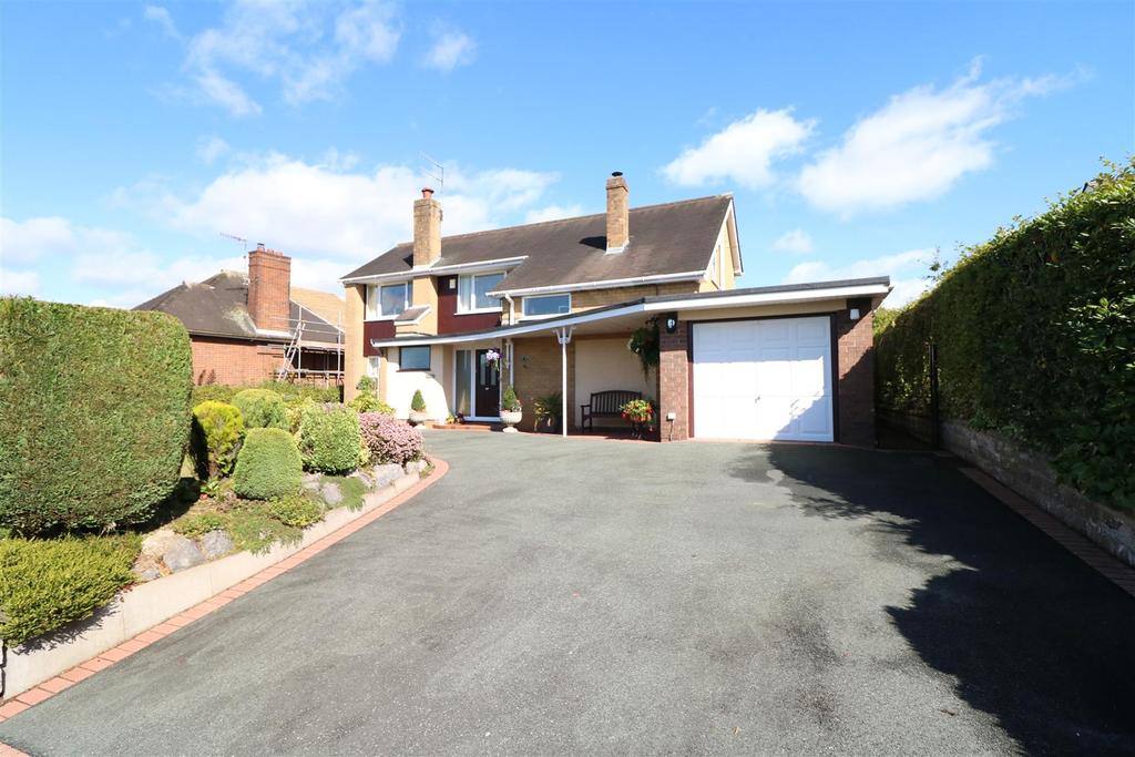 Percival Drive, Stockton Brook, StokeOnTrent 3 bed detached house £
