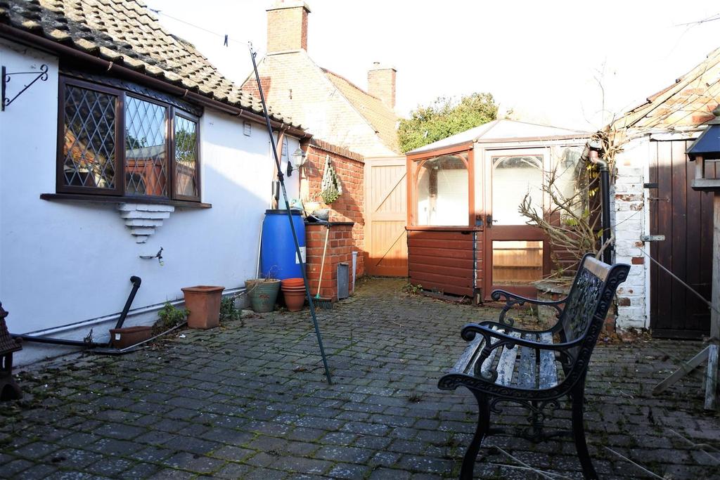 Enclosed courtyard