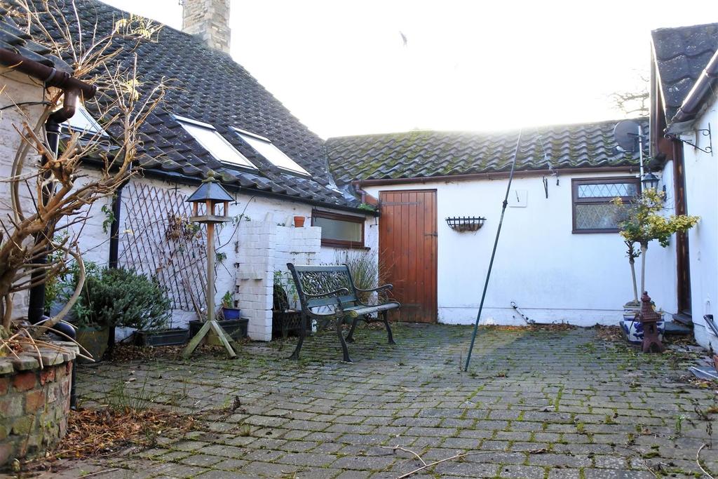 Enclosed courtyard