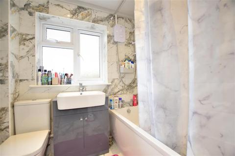 4 Landermere, Basildon, SS14 2DL