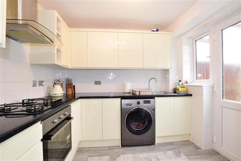 4 Landermere, Basildon, SS14 2DL