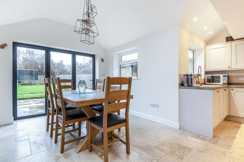 26 Apley Way, Witney, OX28 5BG