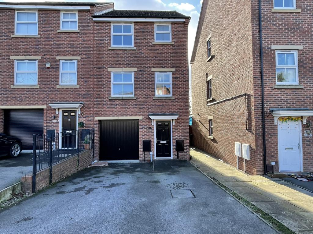 Herongate Road, Leicester, LE5 4 bed semidetached house to rent £