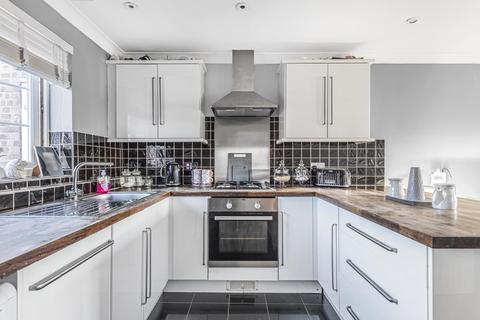 27 Mayford Close, Beckenham, BR3 4XS