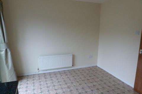 2 bedroom terraced house to rent, Thistledown Close, Rhostyllen, LL14