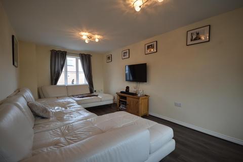 2 bedroom flat to rent, Whyke Marsh, Chichester, PO19