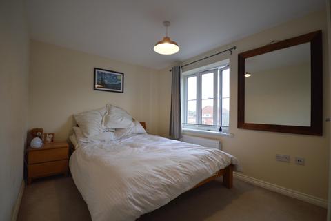 2 bedroom flat to rent, Whyke Marsh, Chichester, PO19