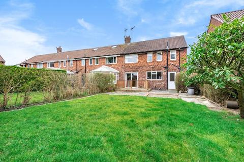 8 Almsford Drive, Harrogate, HG2 8EN