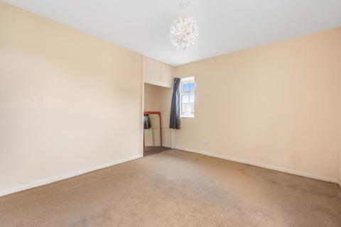 8 Almsford Drive, Harrogate, HG2 8EN