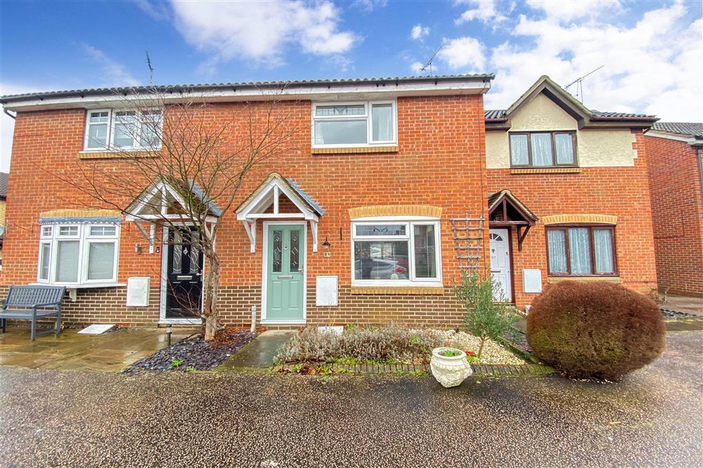 Wick Meadows, Wickford, Essex 3 bed end of terrace house £300,000