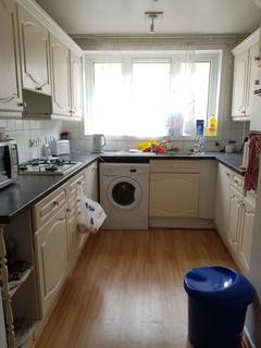 3 bedroom house share to rent - SURR STREET