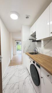 Studio to rent, Chapter Road, Dollis Hill, NW2