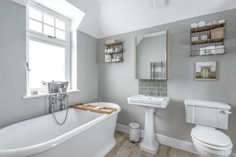 Breamore Cobham Way, East Horsley, Leatherhead, KT24 5BH