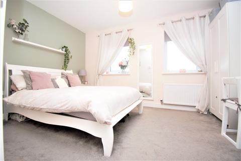 36 Gray Street, Longhedge, Salisbury, SP4 6SX