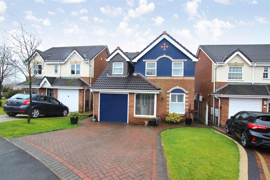 Aster Chase, Lower Darwen, BB3 0QX 3 bed detached house £220,000