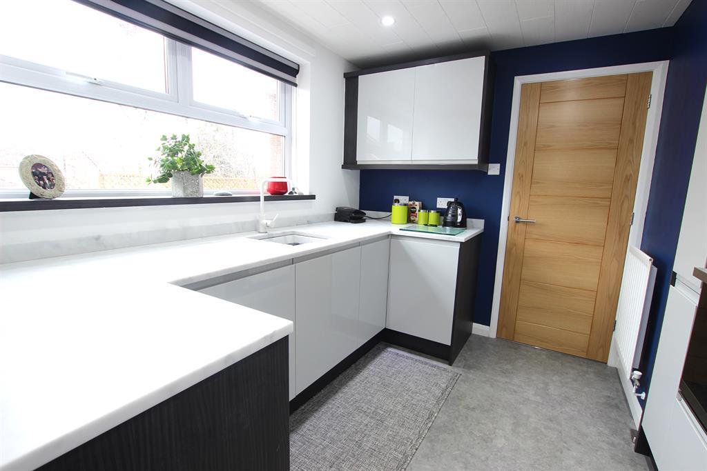 Aster Chase, Lower Darwen, BB3 0QX 3 bed detached house £220,000