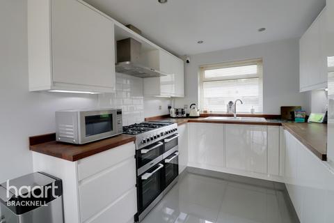 94 Aysgarth, Bracknell, RG12 8SF