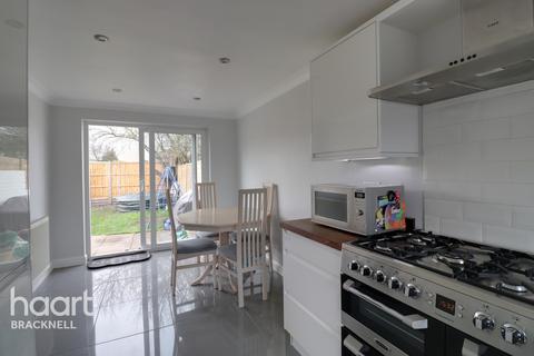 94 Aysgarth, Bracknell, RG12 8SF