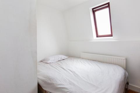Flat 4, 8 Torrington Park, London, N12 9SS