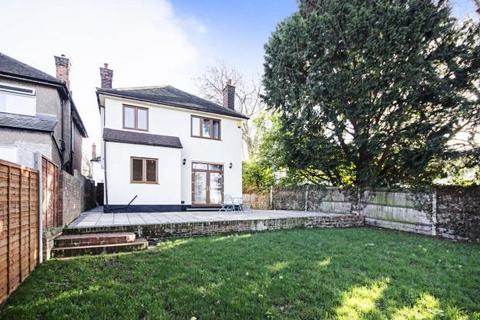 5 bedroom detached house to rent, Hillcourt Avenue, North finchley, London, N12