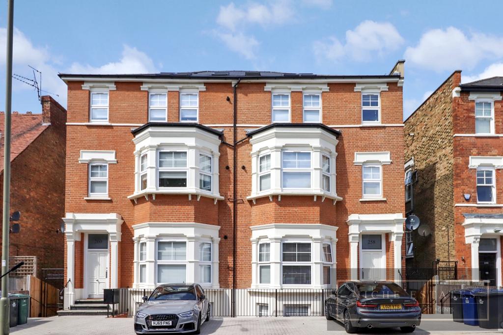 Nether street, Finchley central, London, N3 COMMUNAL GARDEN 1 bed