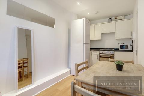 3 bedroom apartment to rent, Holloway Road, London, N7 - SHARERS WELCOME